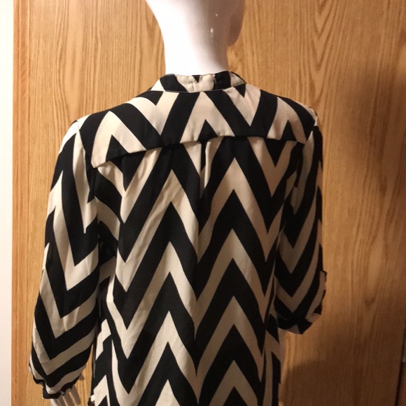 Pants and blouse - Picture 7 of 9